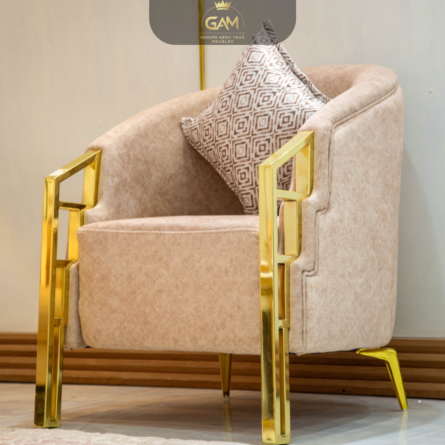 SALON TOMI